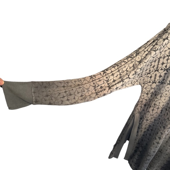 New Direction Studio XL tunic top. Grey/black ombré. Measurements in pics. - Picture 5 of 9